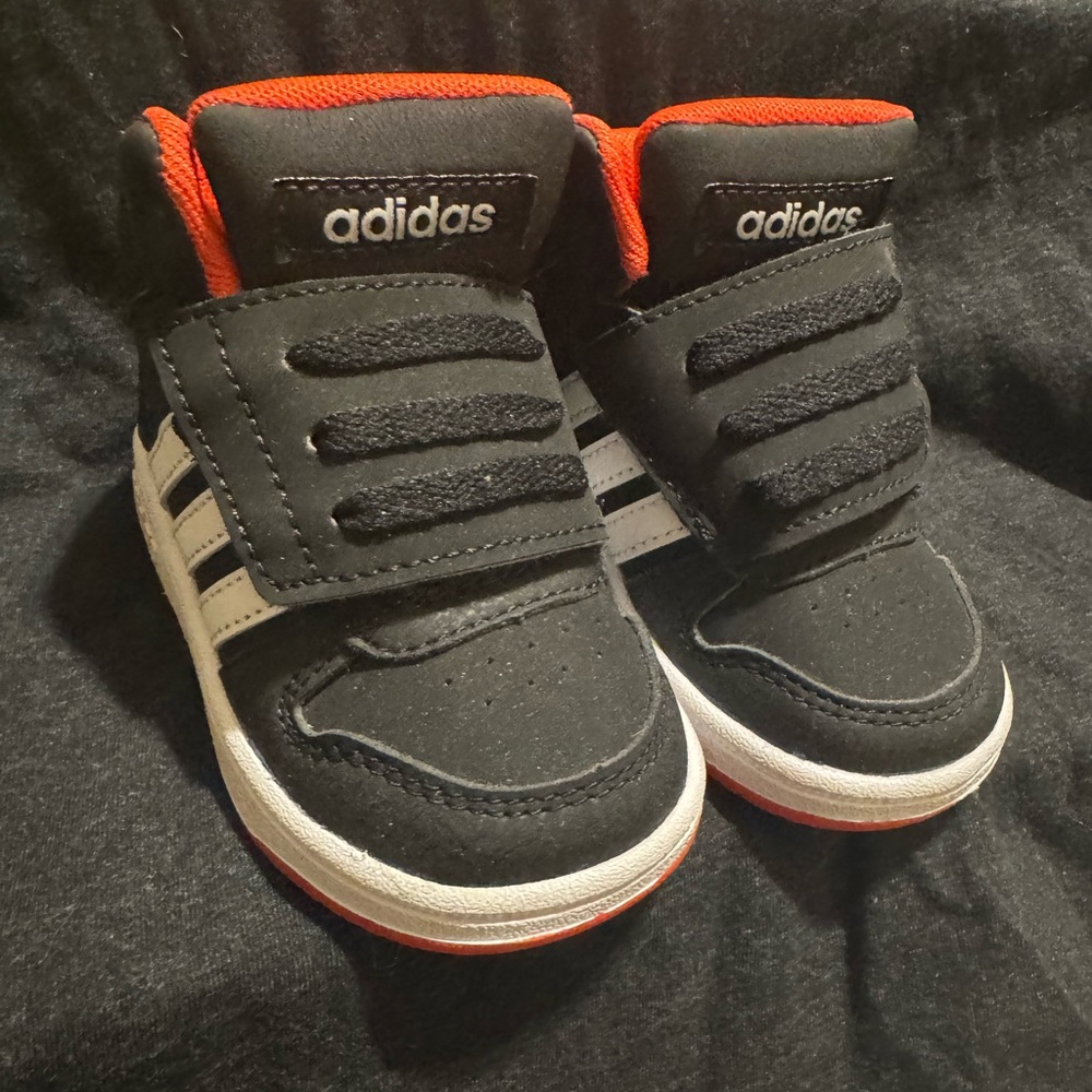 Adidas Kids Hoops Mid 2.0 Hightop Sneakers NWOB Size 5